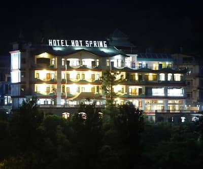 https://imgcld.yatra.com/ytimages/image/upload/t_hotel_yatra_city_desktop/v1432025644/Domestic Hotels/Hotels_Shimla/HOTEL HOT SPRING THERME and SPA/Hotel_View_in_Night.jpg